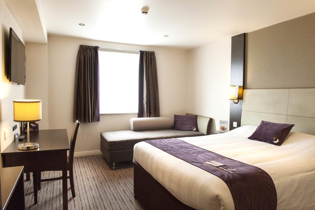 Premier Inn Southampton West Ower Номер фото