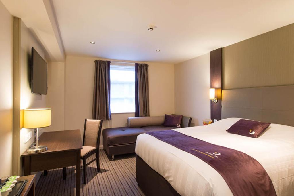 Premier Inn Southampton West Ower Екстер'єр фото